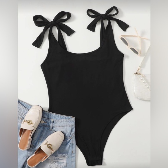 SHEIN Black Adjustable Tie Bow Strap Bodysuit - Picture 2 of 6